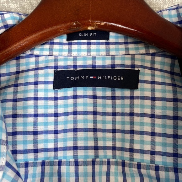 NWOT Tommy Hilfiger Slim Fit Blue Plaid Men's Button Down Shirt - Picture 2 of 4